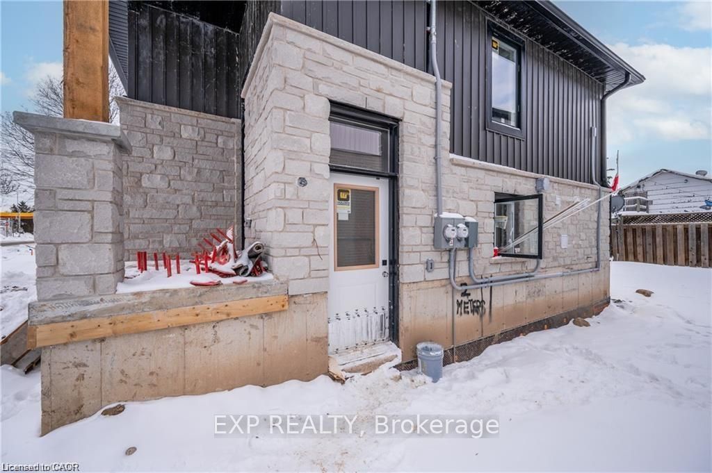 18 Hincks Street B Property Photo 4