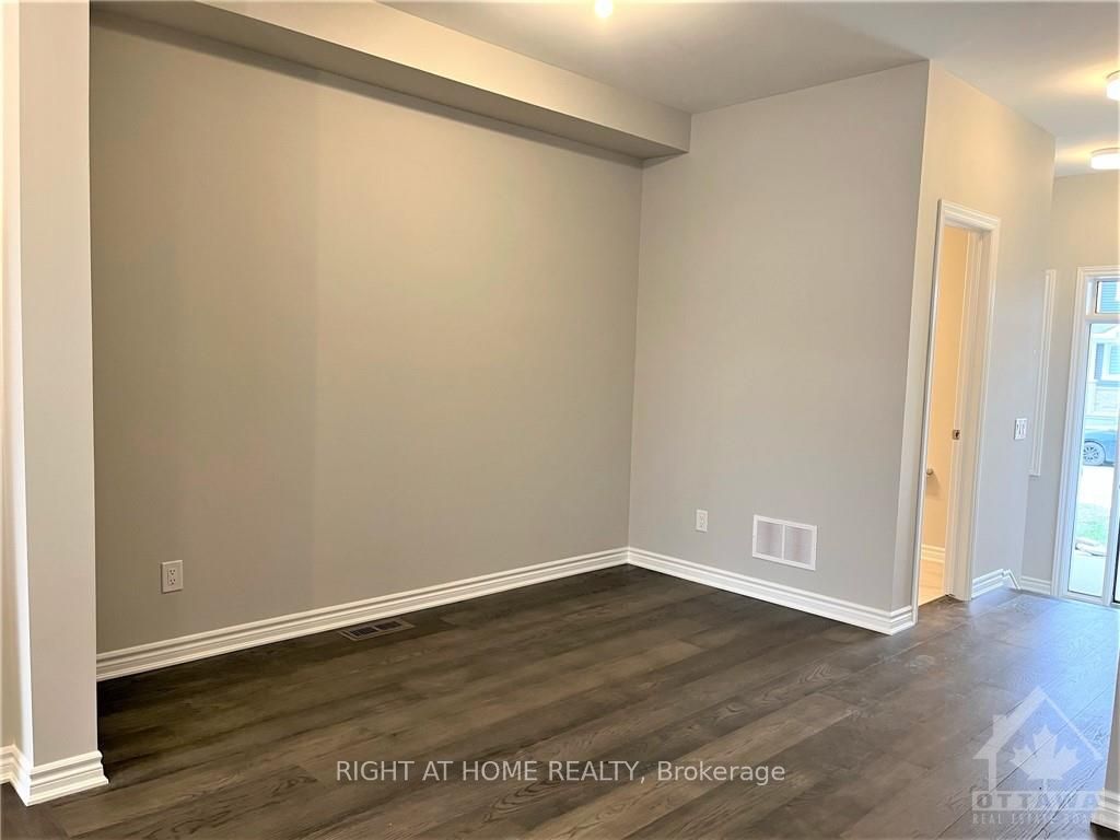 681 Allied Mews Property Photo 4