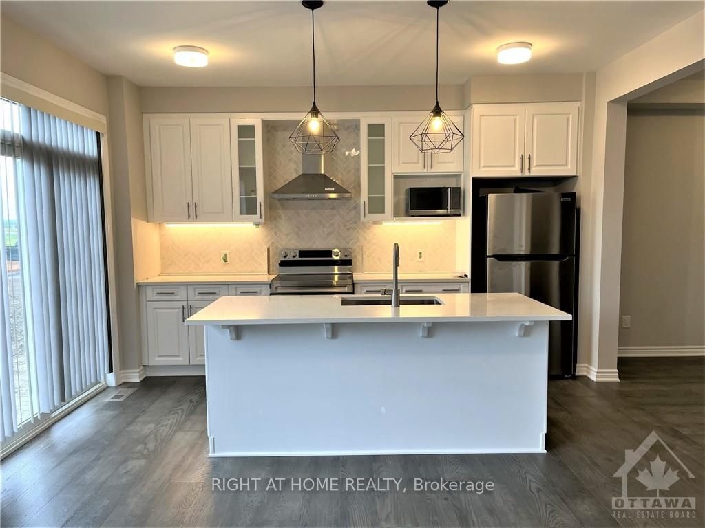 681 Allied Mews Property Photo 8
