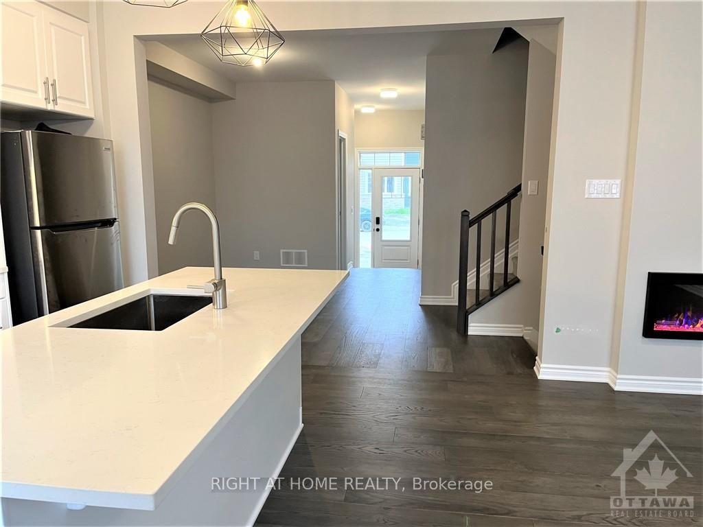 681 Allied Mews Property Photo 9