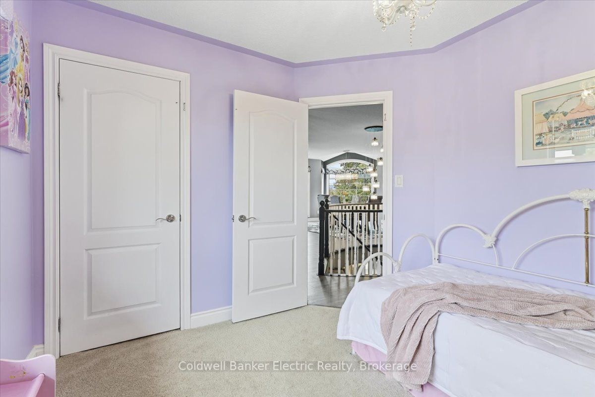 102 Hampton Crescent Property Photo 21