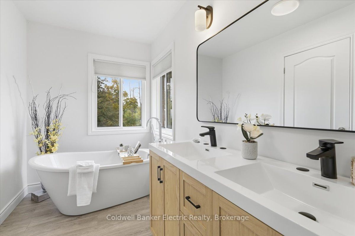 102 Hampton Crescent Property Photo 27