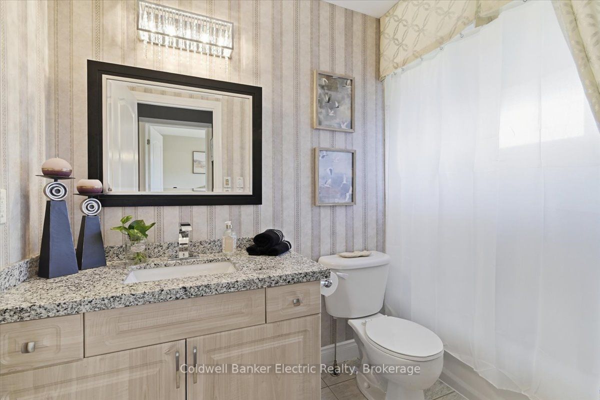 102 Hampton Crescent Property Photo 28