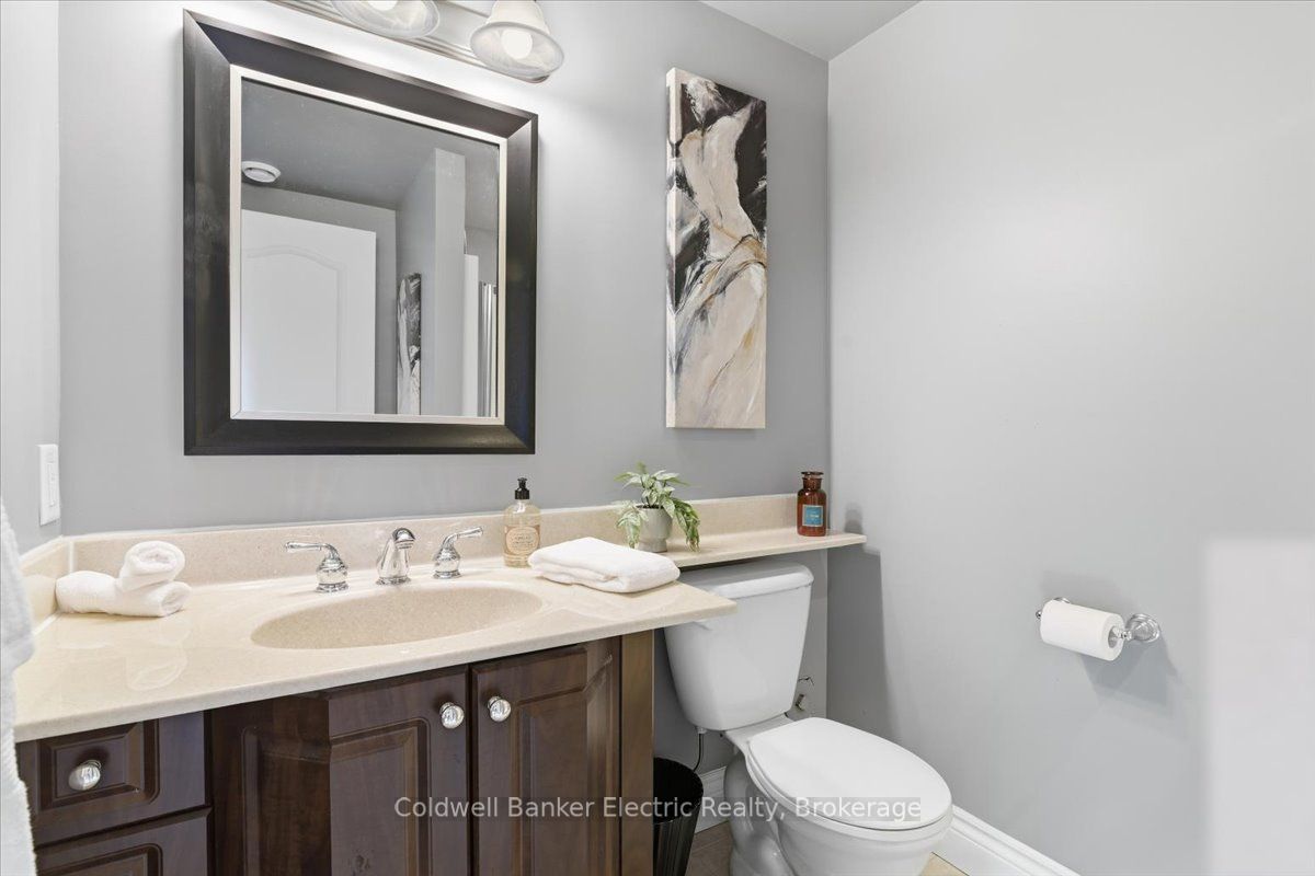 102 Hampton Crescent Property Photo 29