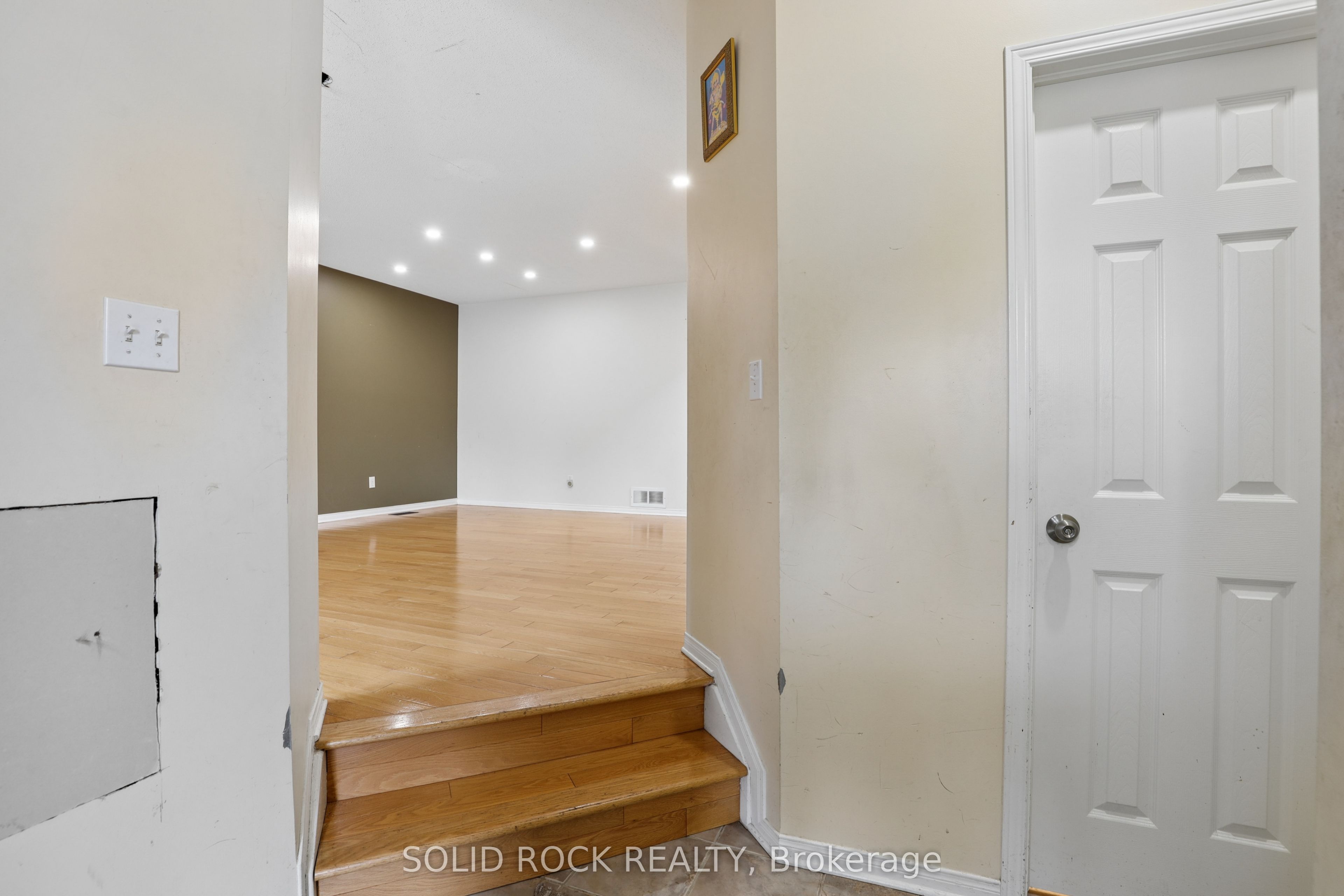 1176 Halton Terrace Property Photo 6