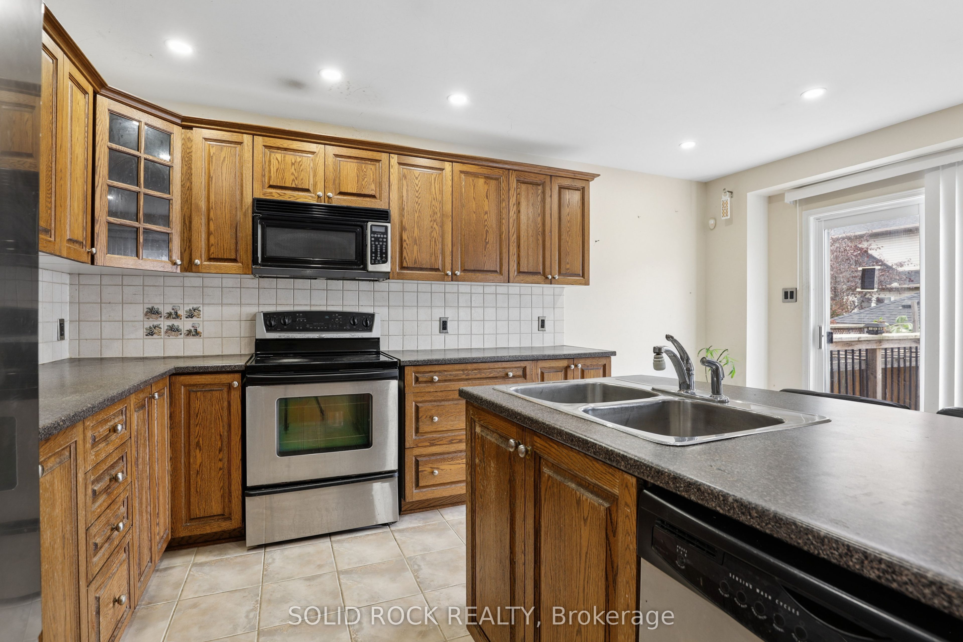 1176 Halton Terrace Property Photo 17