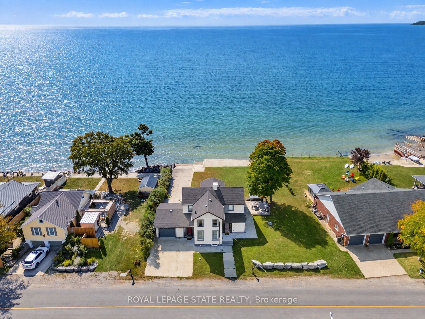 2952 North Shore Drive Property Photo 1