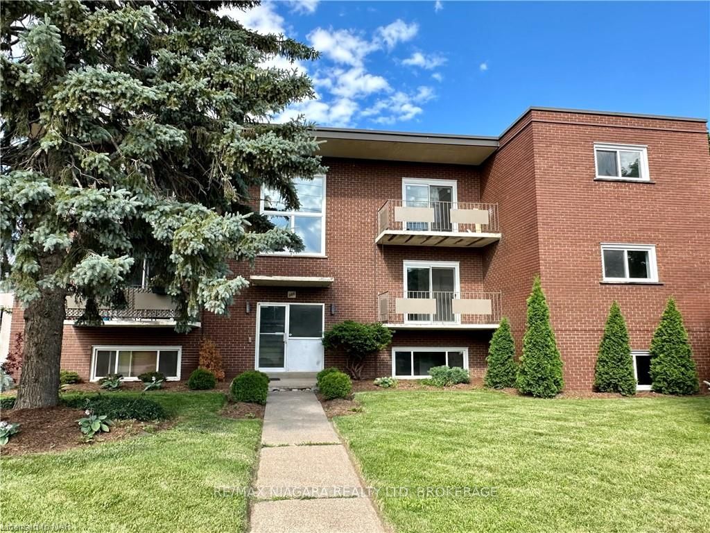 286 VINE Street 4 Property Photo 1