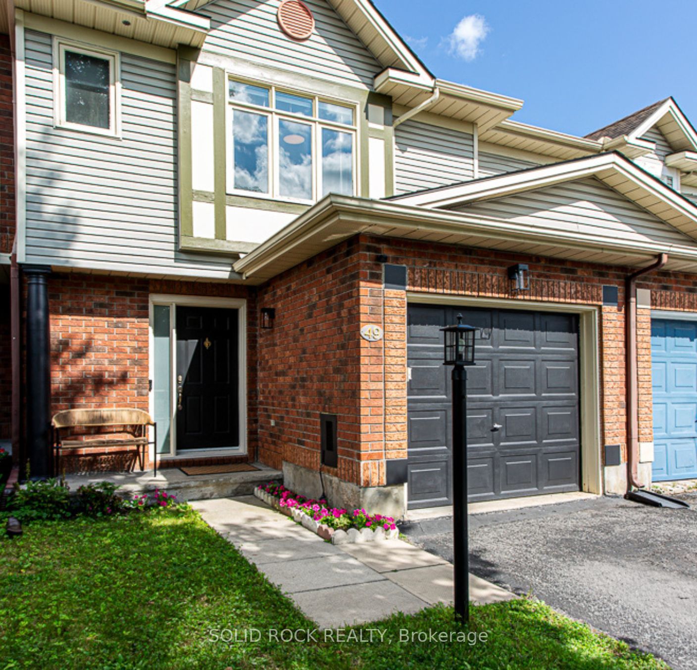 49 Longshire Circle Property Photo 2