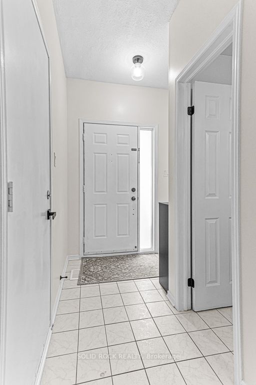 49 Longshire Circle Property Photo 4