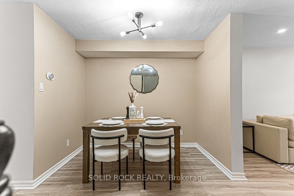 49 Longshire Circle Property Photo 5