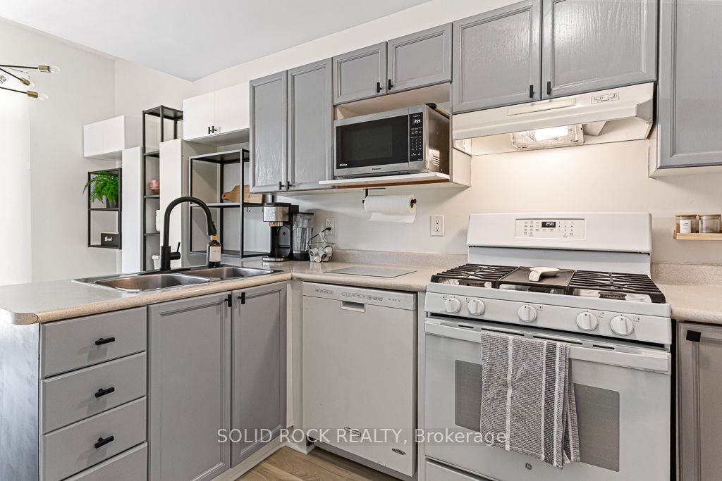 49 Longshire Circle Property Photo 12