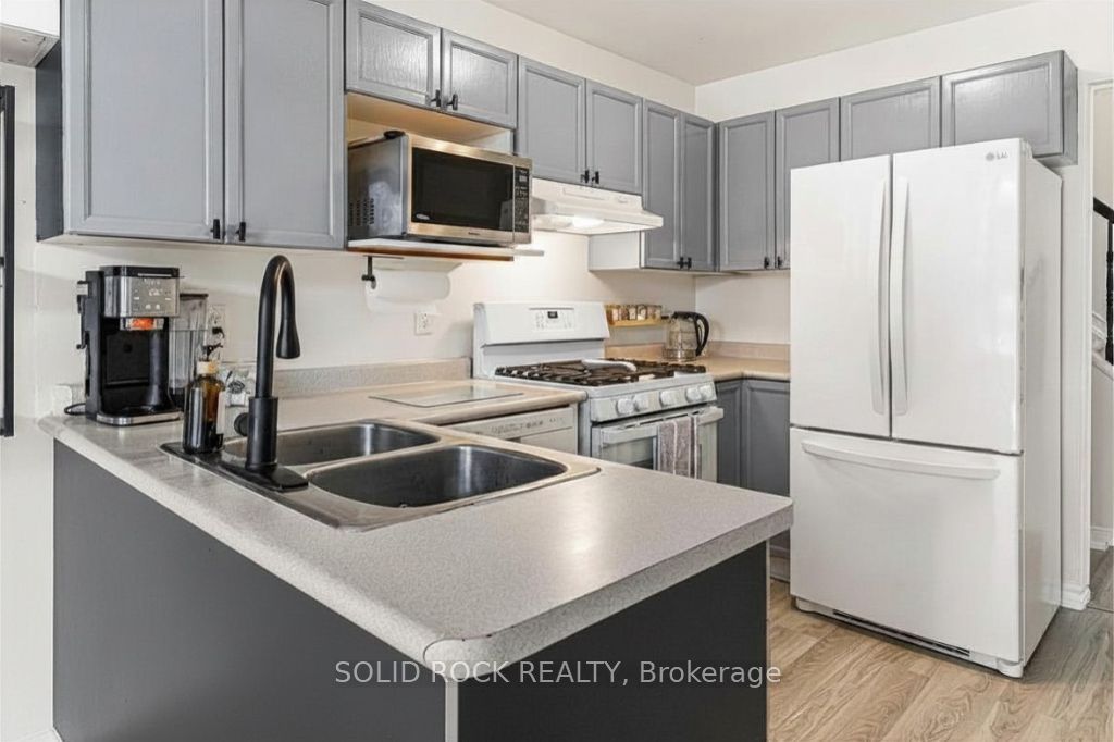 49 Longshire Circle Property Photo 14