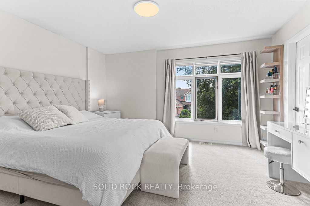 49 Longshire Circle Property Photo 18