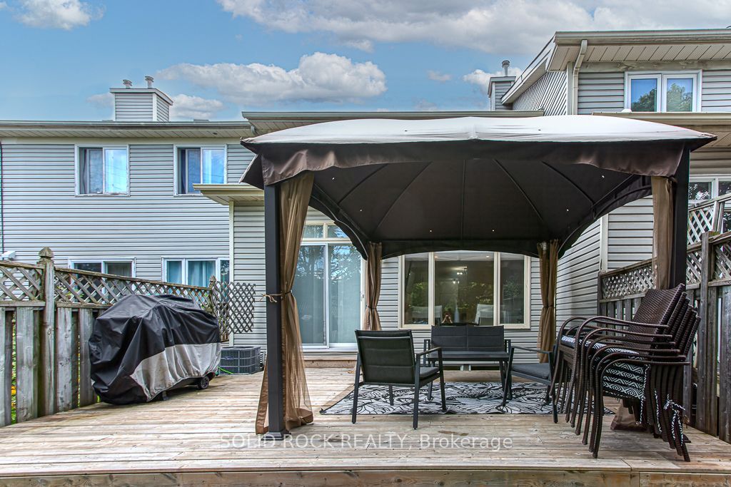 49 Longshire Circle Property Photo 29