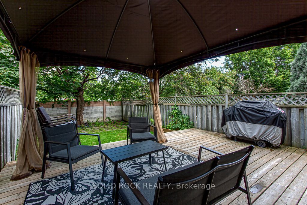 49 Longshire Circle Property Photo 30