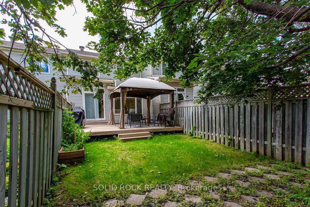 49 Longshire Circle Property Photo 32