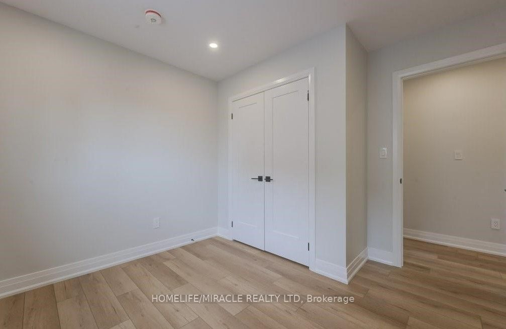 160 Weber Street W Upper Property Photo 19