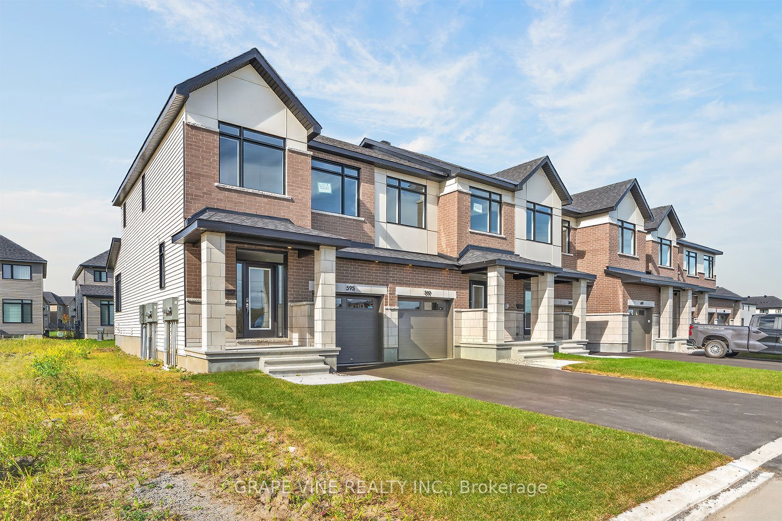 595 Arbia Ridge Property Photo 3
