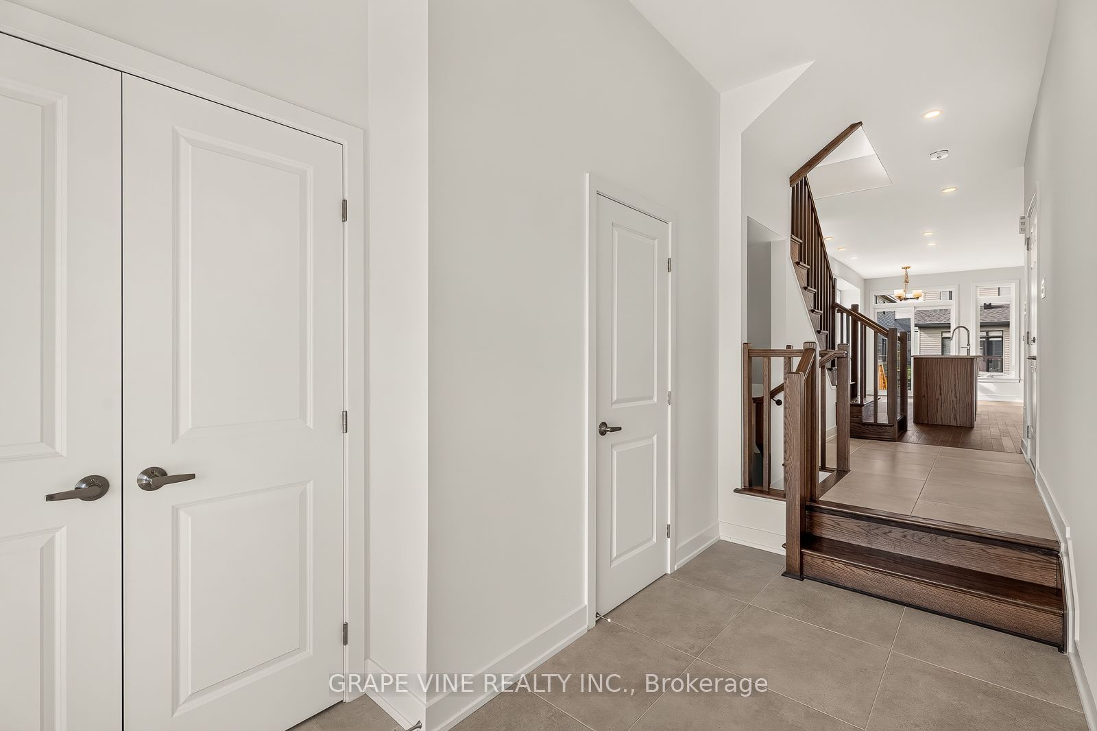 595 Arbia Ridge Property Photo 6