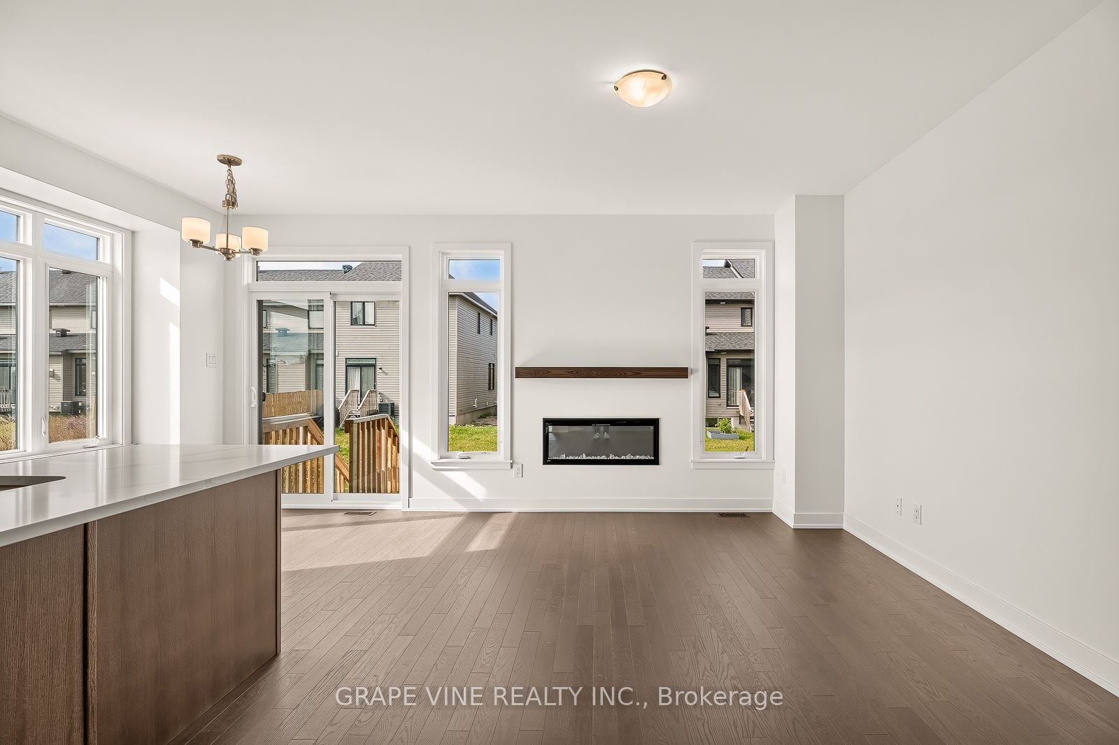 595 Arbia Ridge Property Photo 12