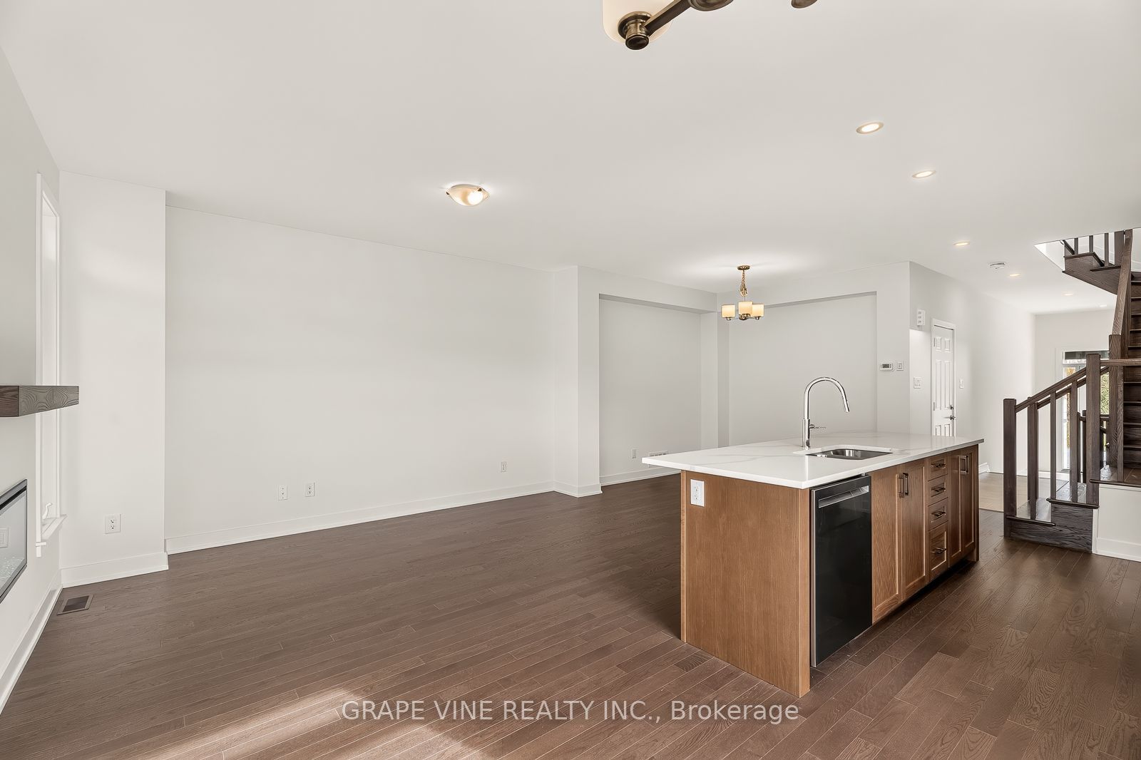 595 Arbia Ridge Property Photo 15