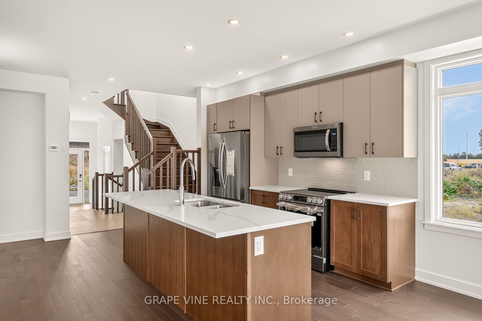595 Arbia Ridge Property Photo 16