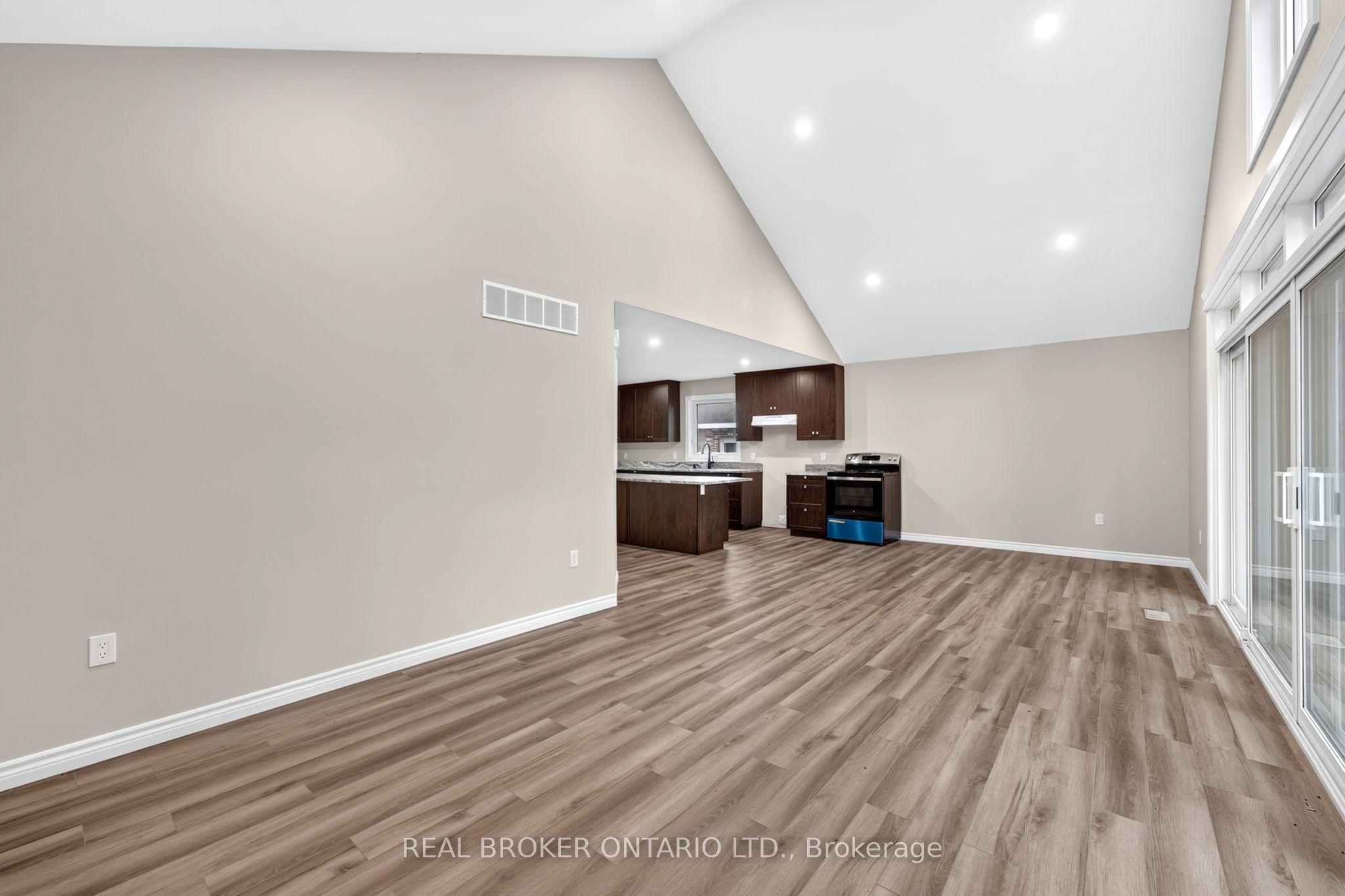 52 Queen Street Property Photo 18