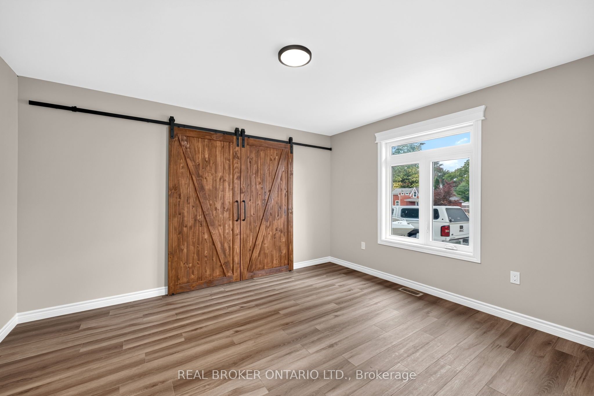 52 Queen Street Property Photo 25