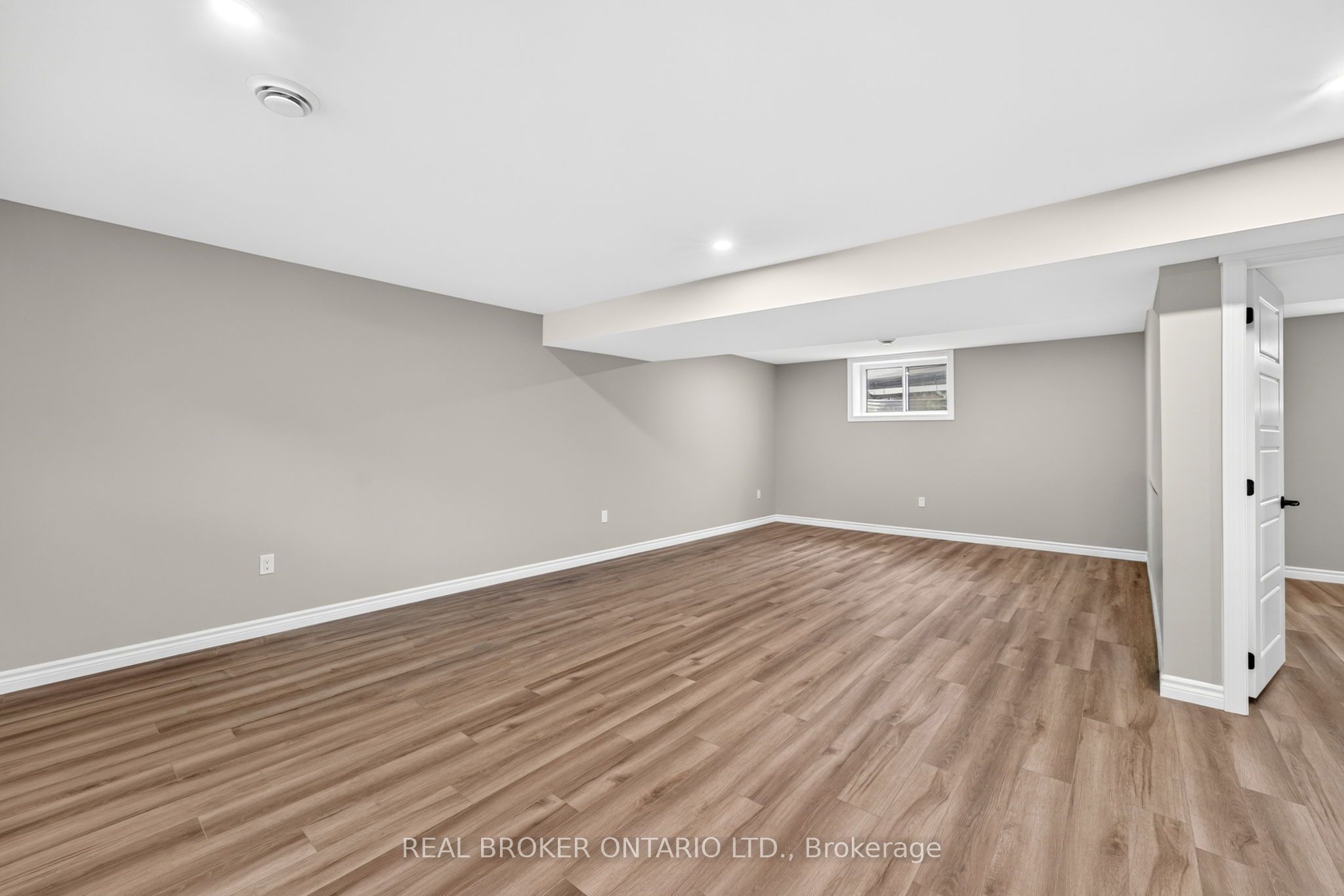 52 Queen Street Property Photo 29