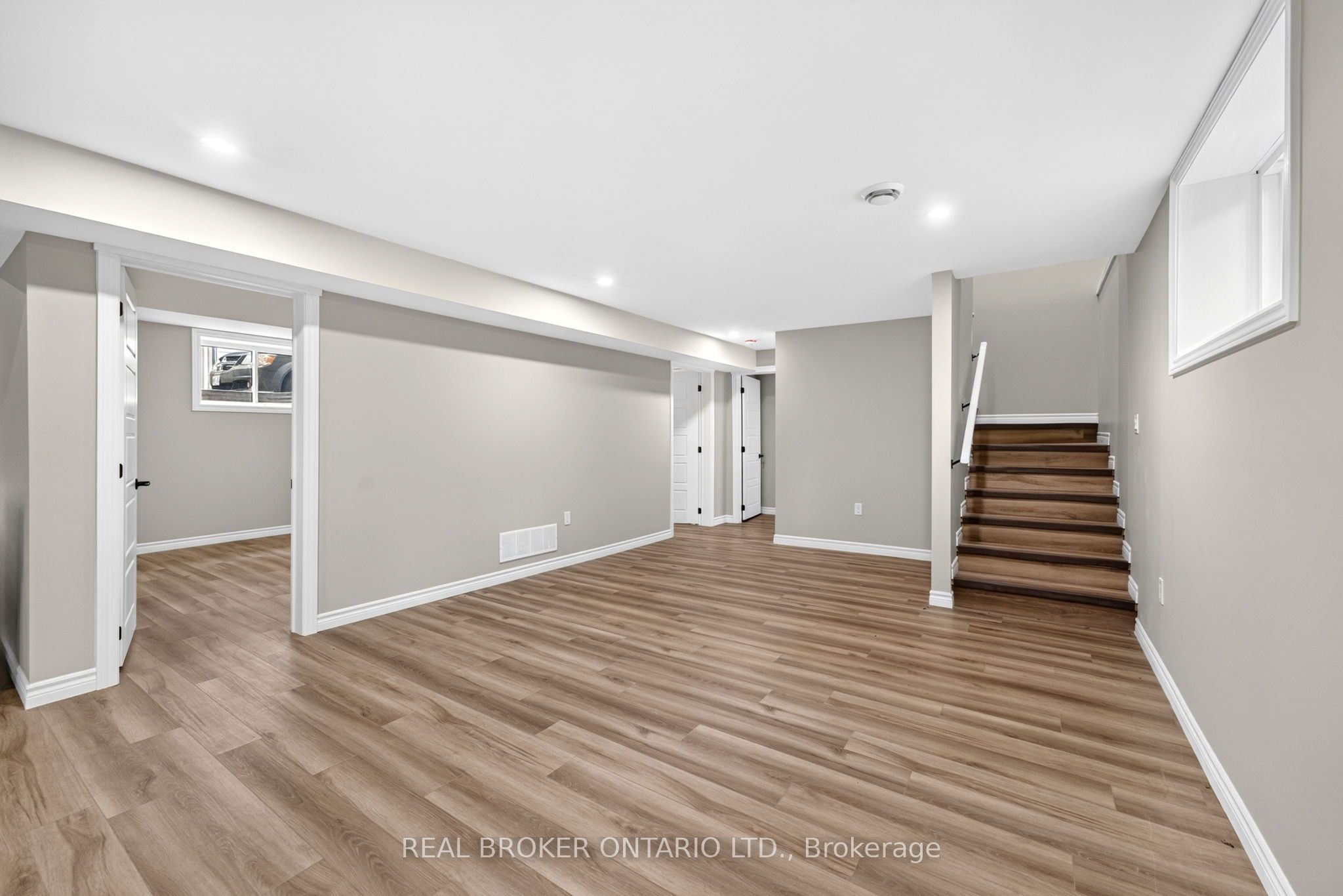 52 Queen Street Property Photo 32