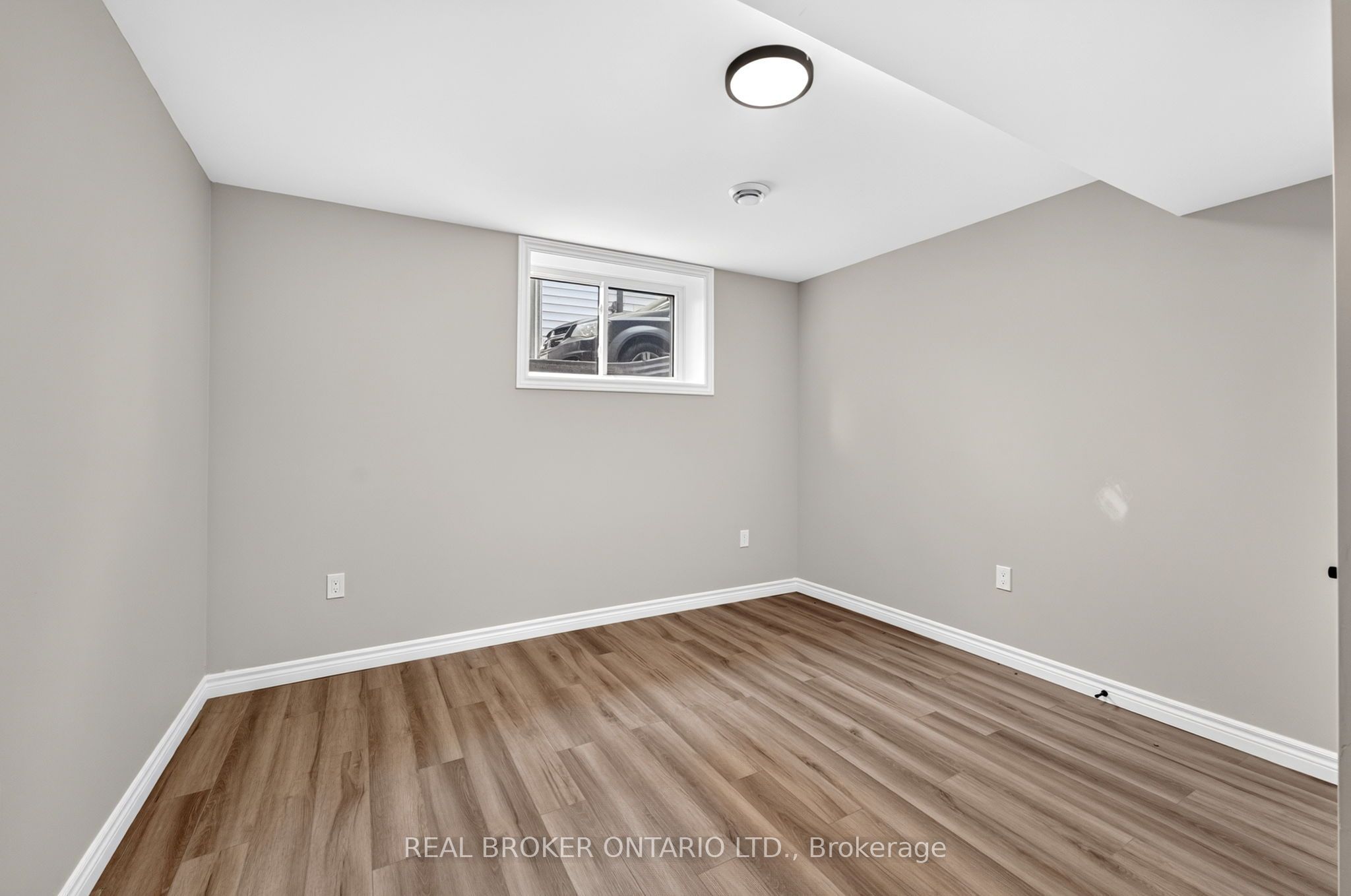 52 Queen Street Property Photo 35