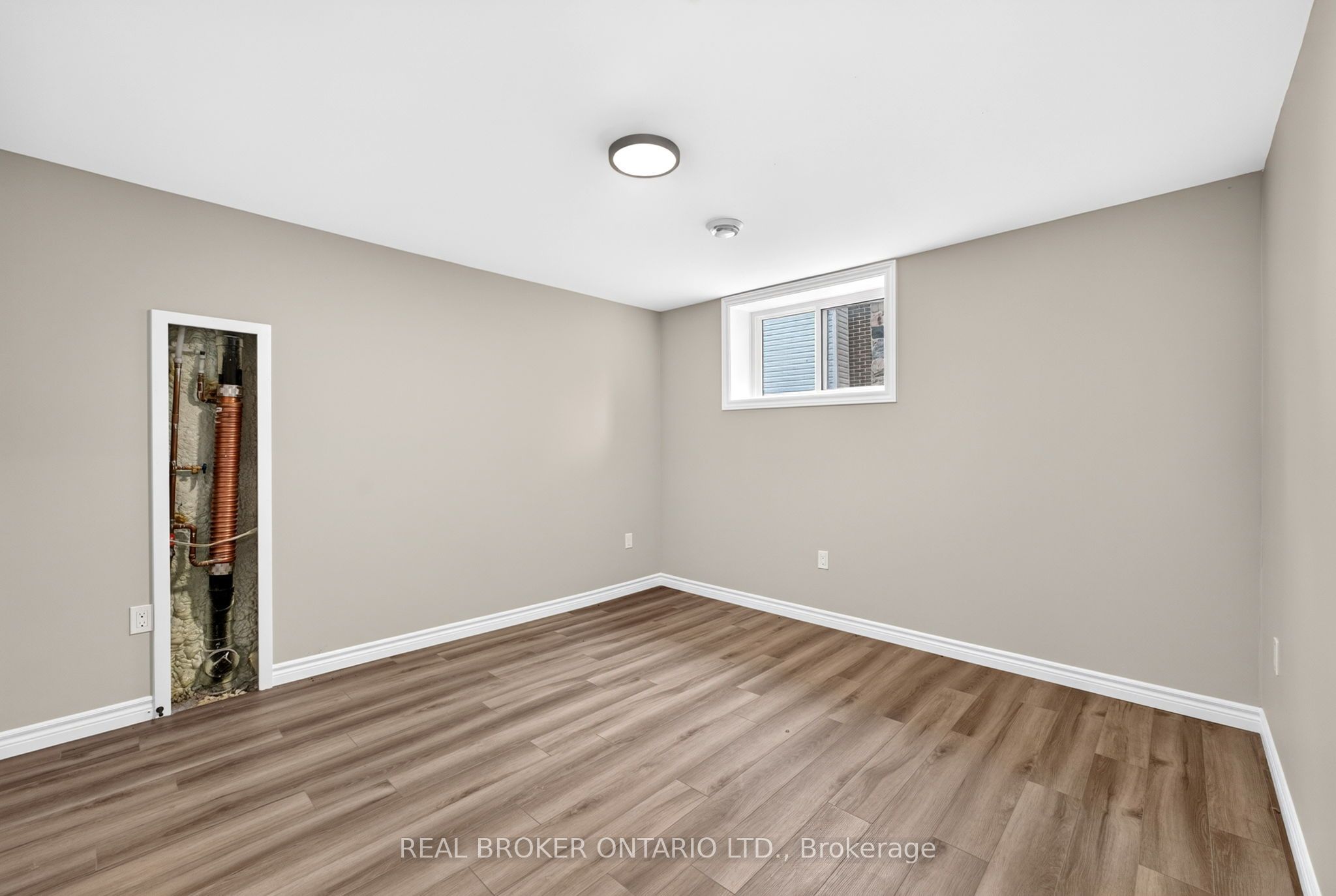 52 Queen Street Property Photo 39