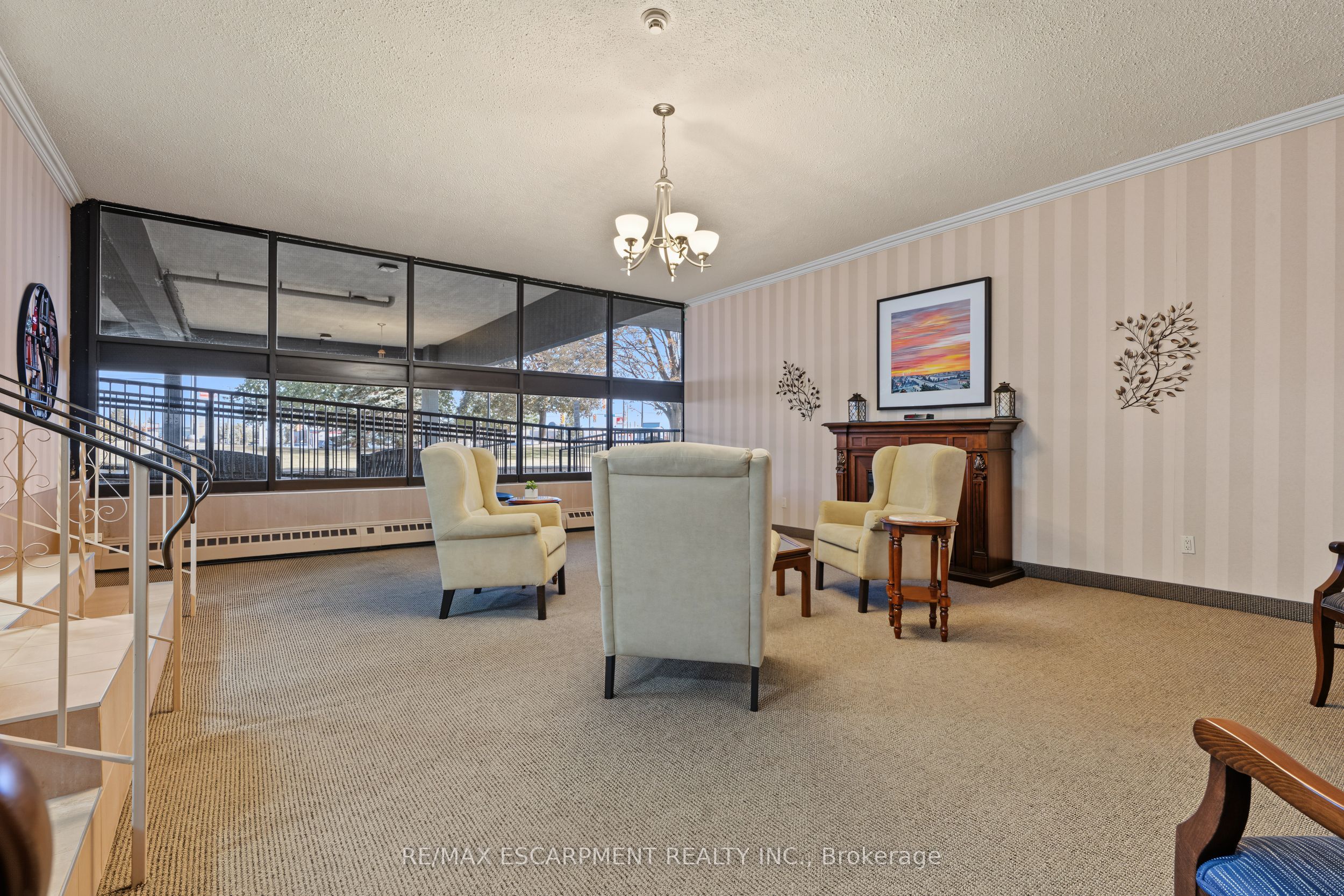 640 West Street 504 Property Photo 3