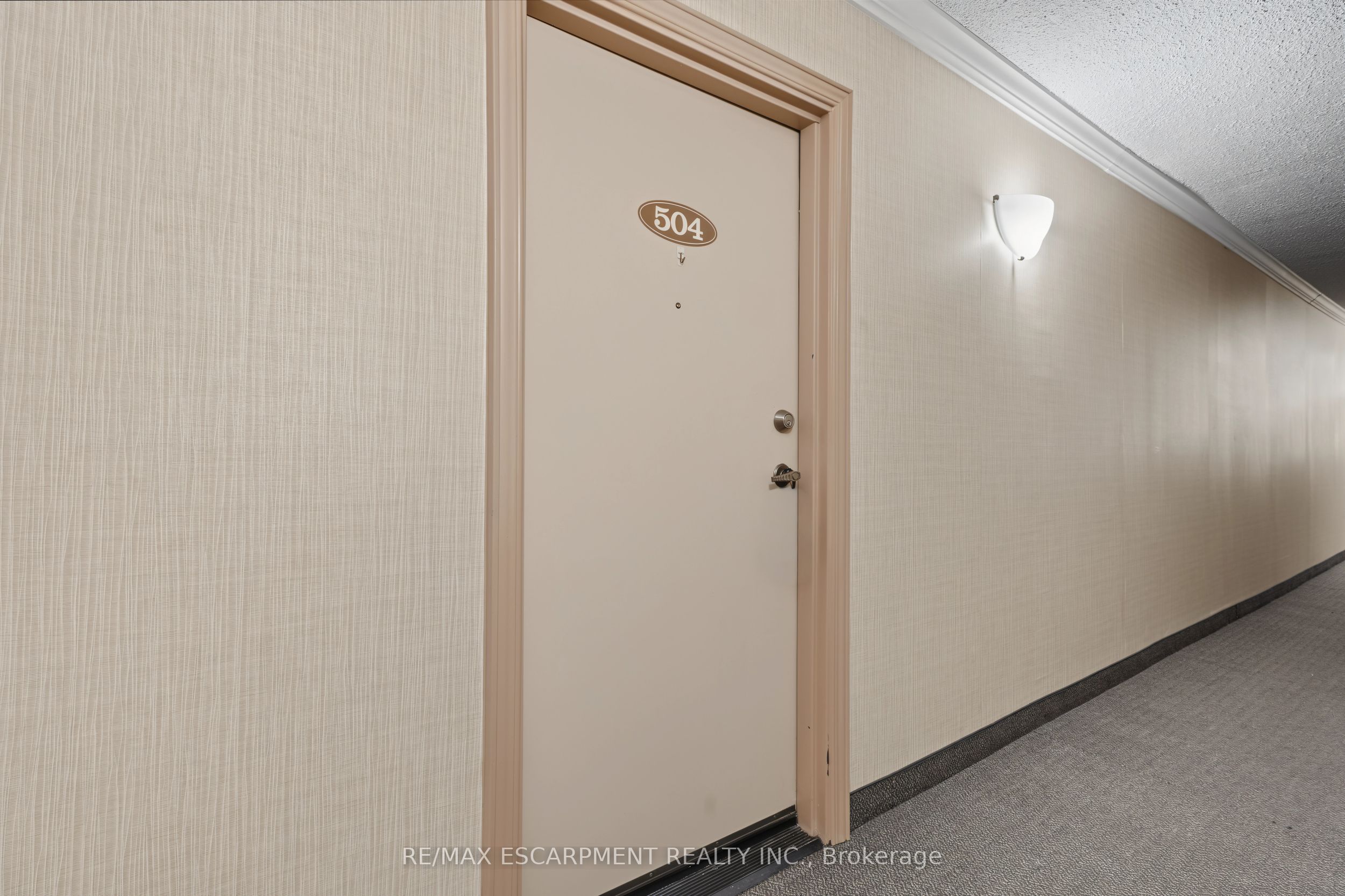 640 West Street 504 Property Photo 5