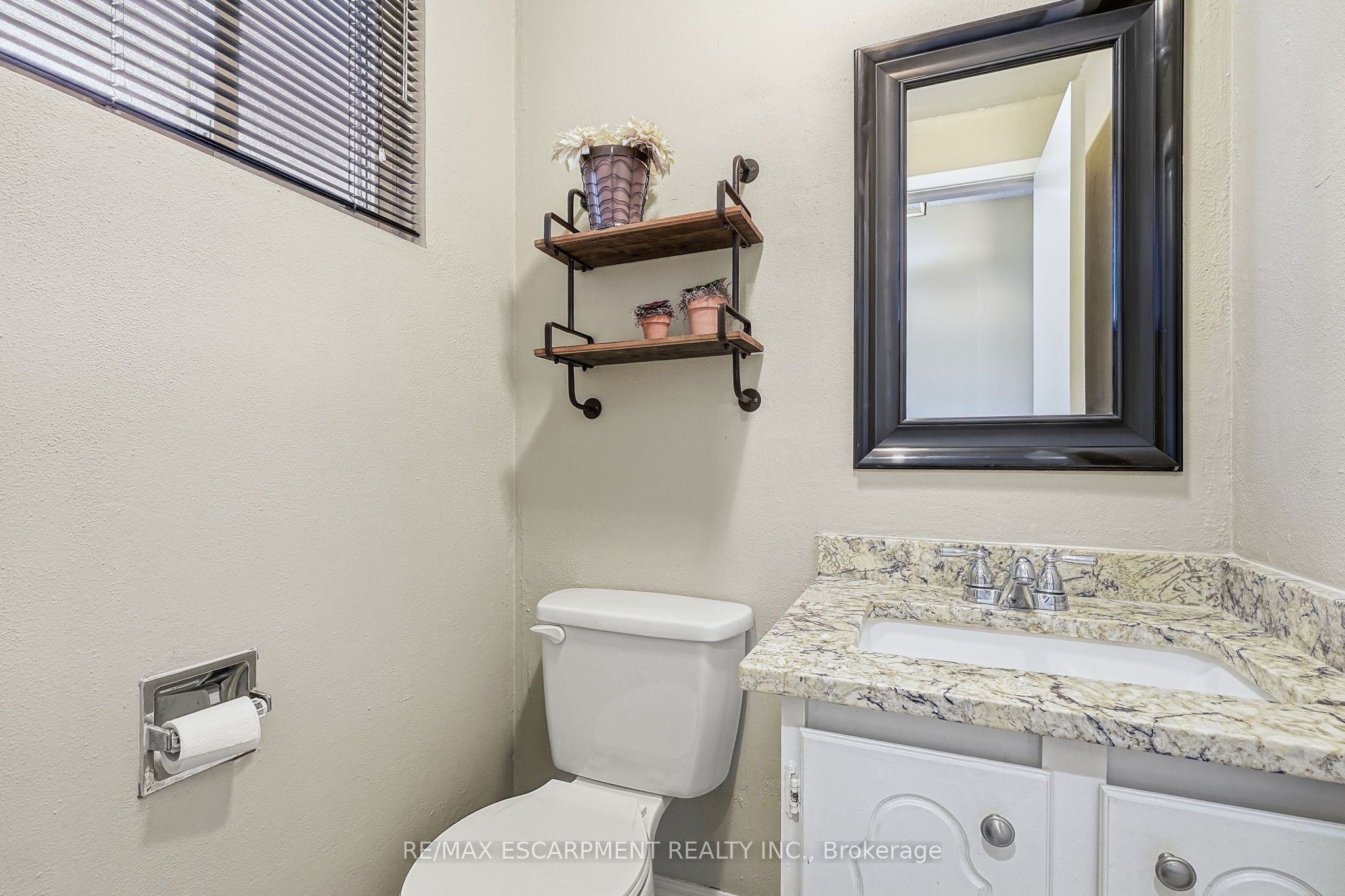 53 Bryna Avenue S Property Photo 15