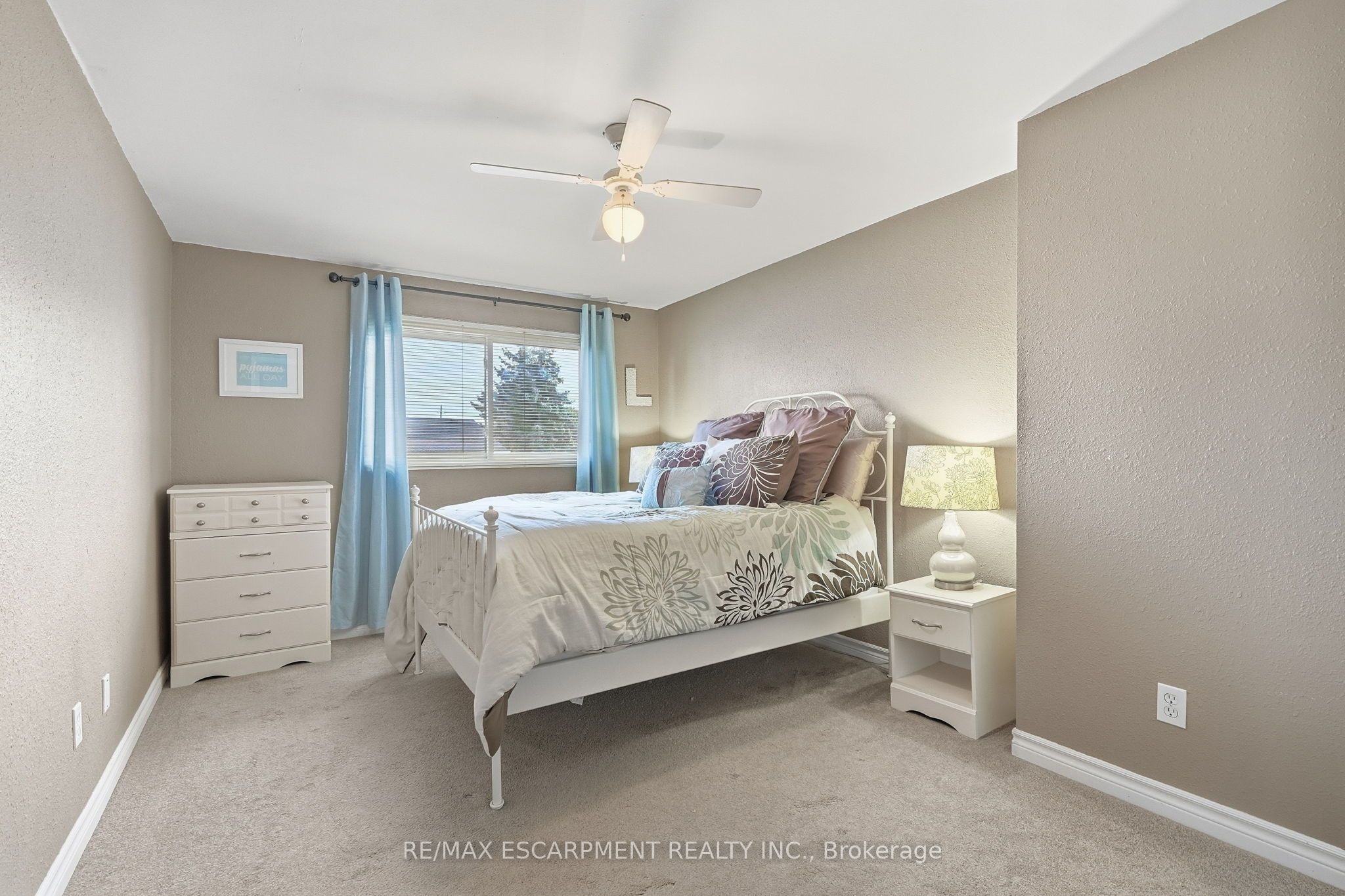 53 Bryna Avenue S Property Photo 17