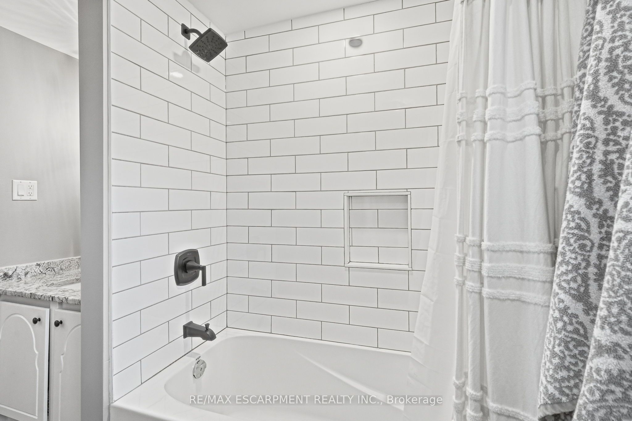 53 Bryna Avenue S Property Photo 28