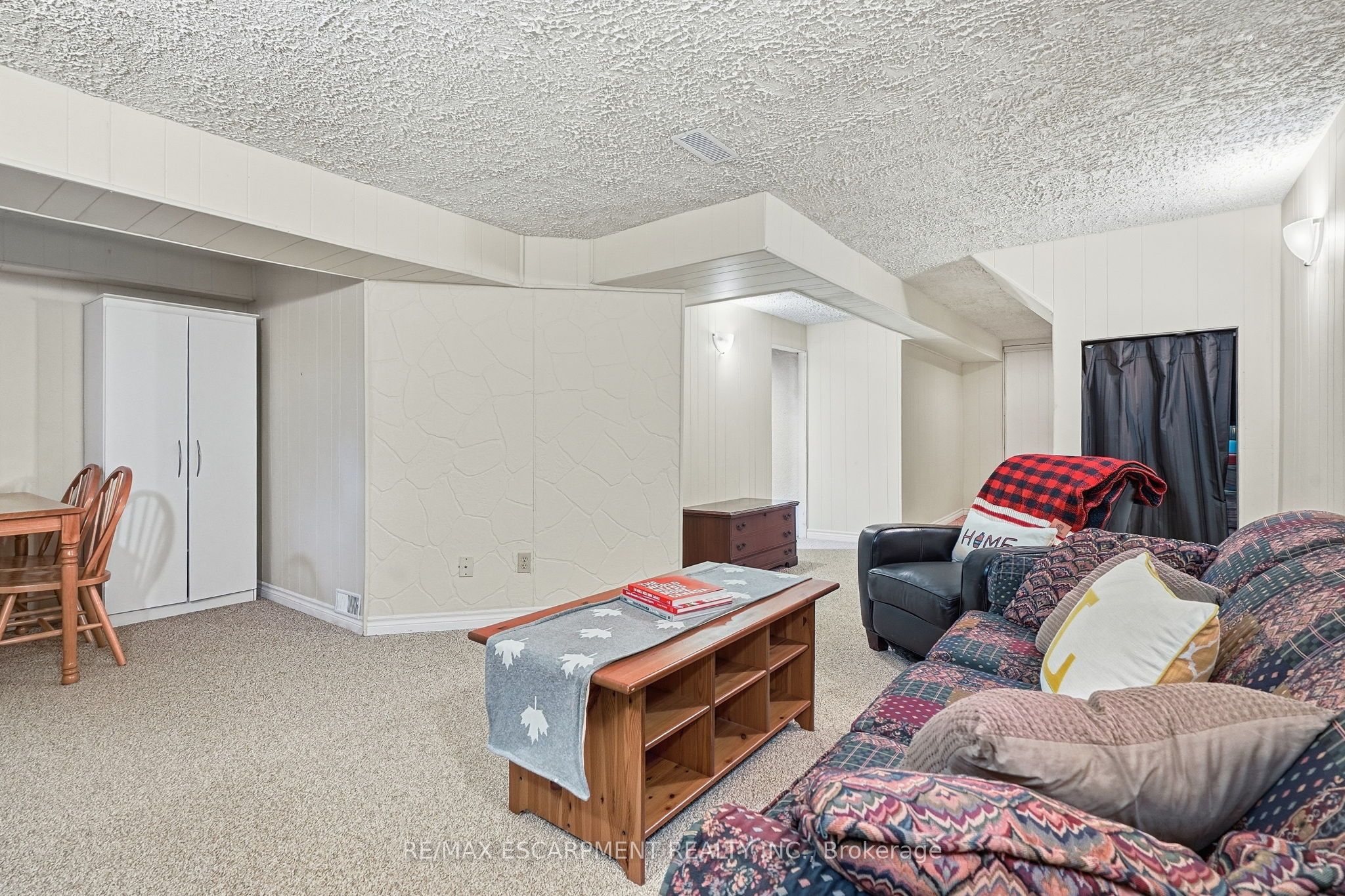53 Bryna Avenue S Property Photo 32
