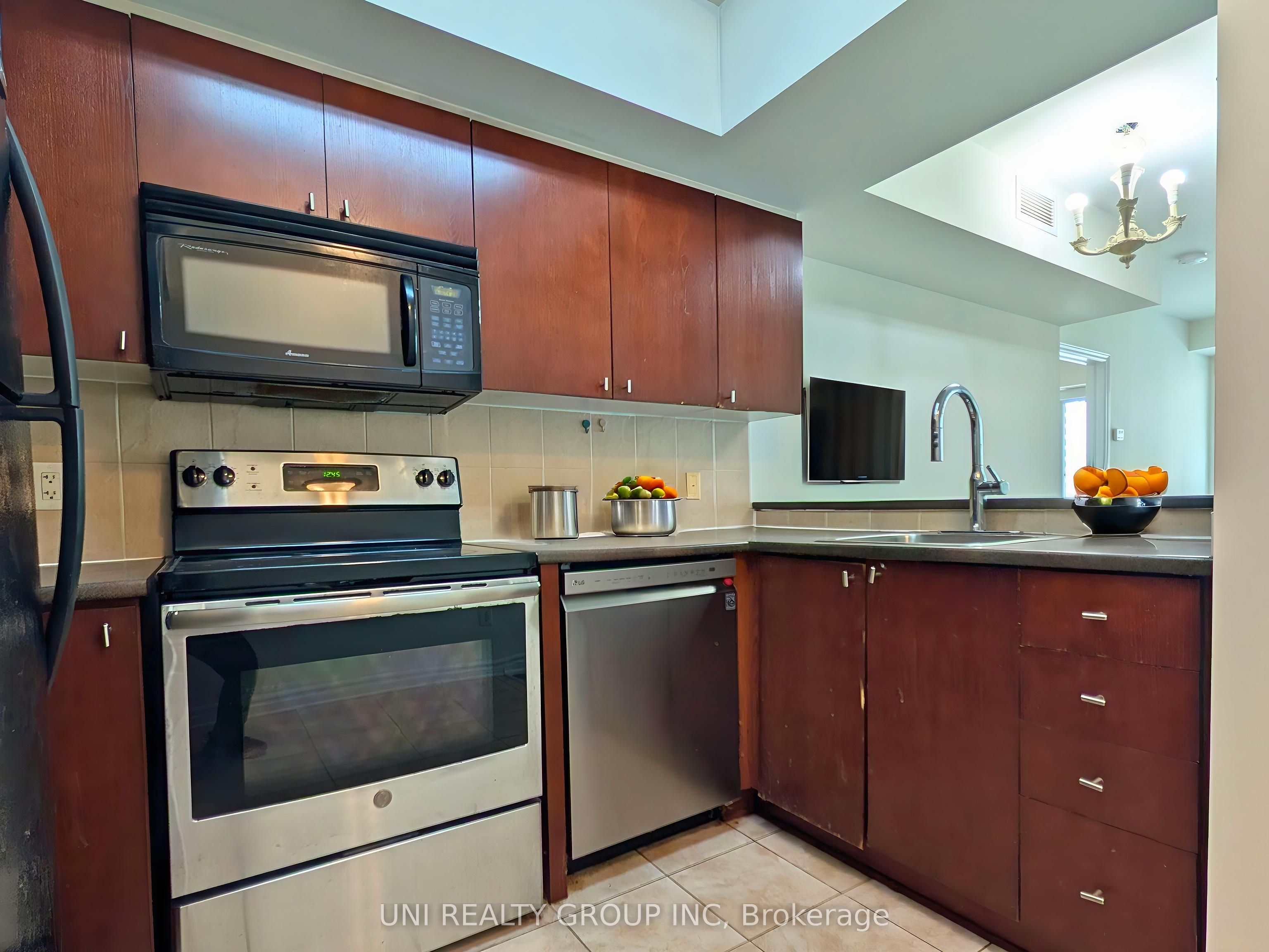 200 Rideau Street 302 Property Photo 10