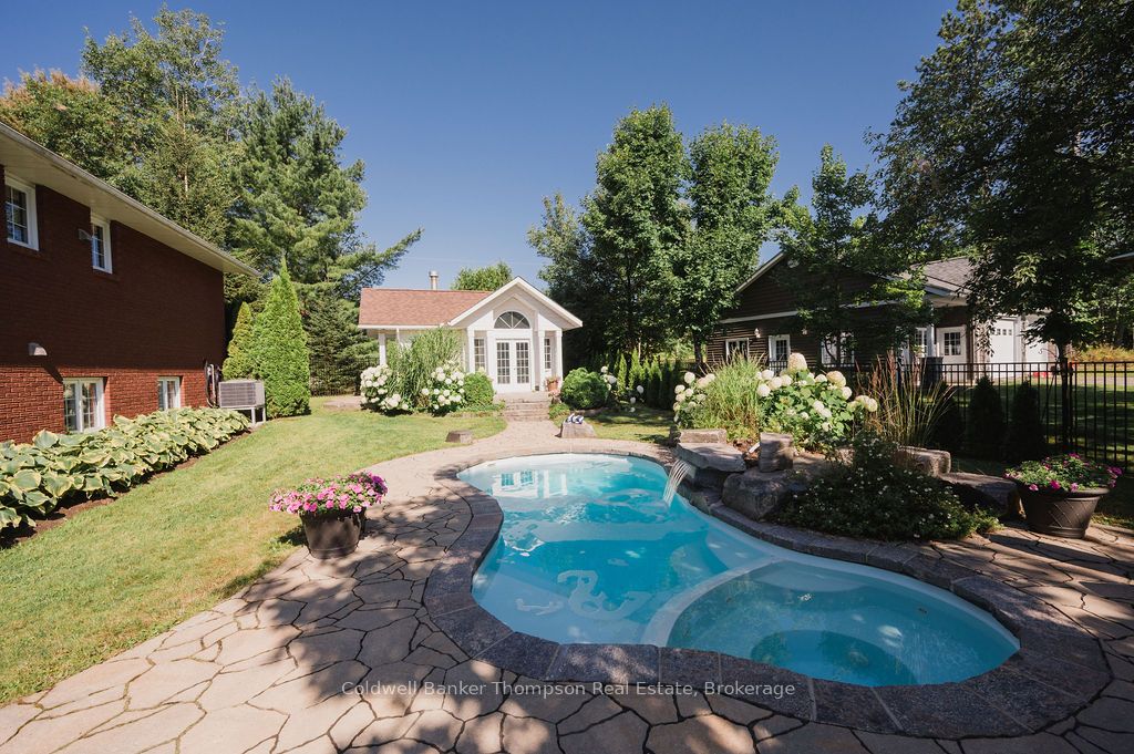 83 Scarlett Road Property Photo 11