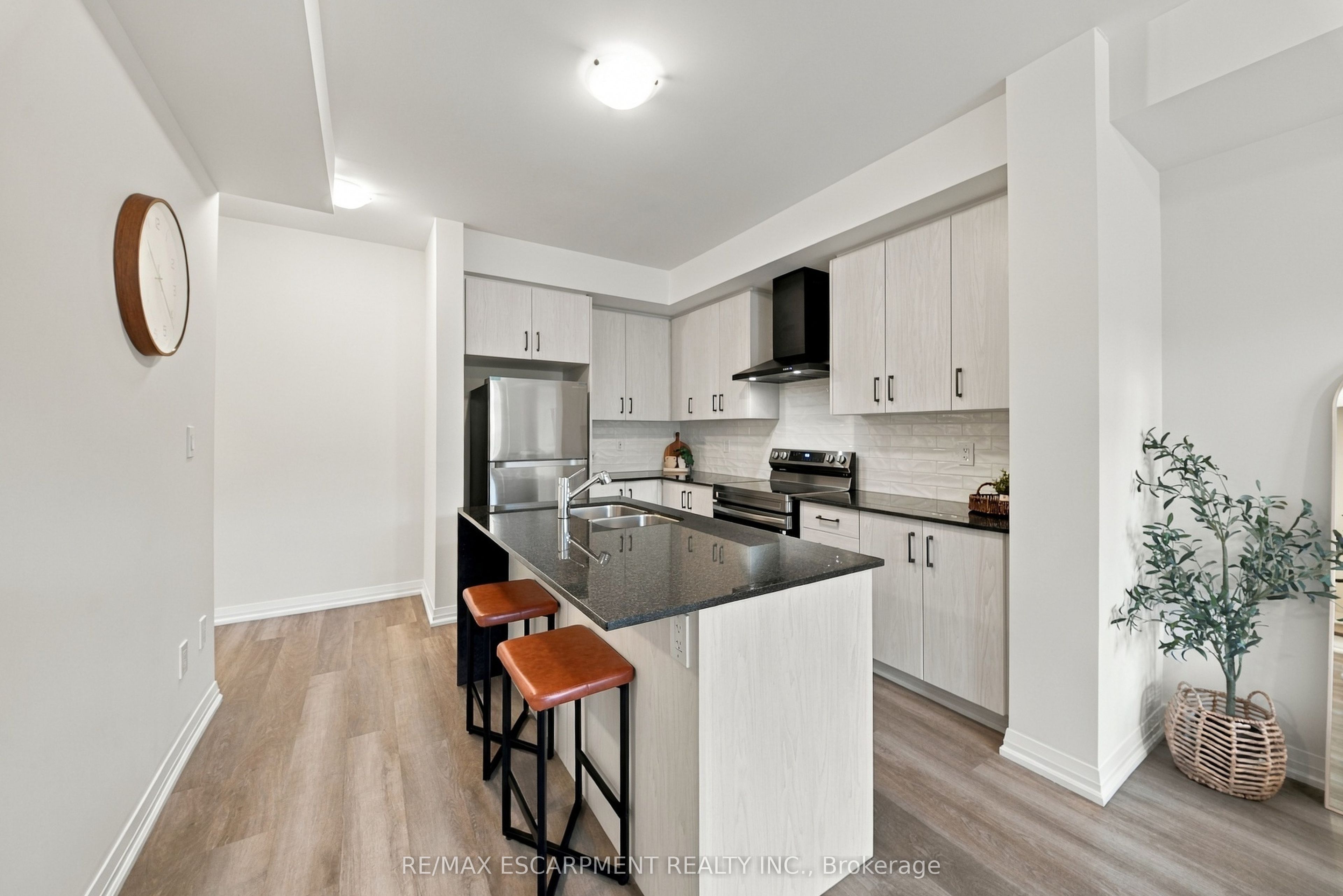 42 Brixton Road Property Photo 13