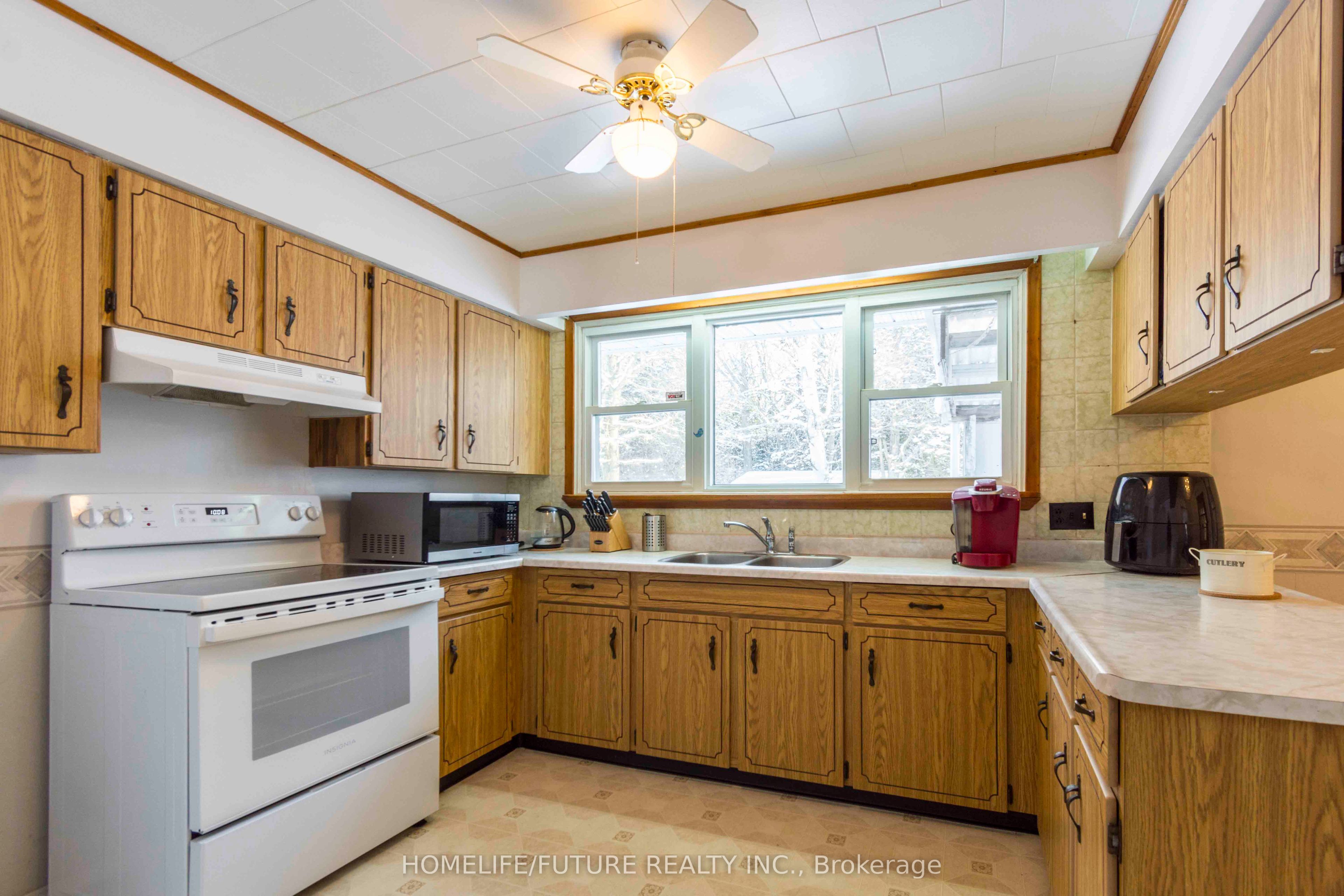 85 Peterson Street Property Photo 7