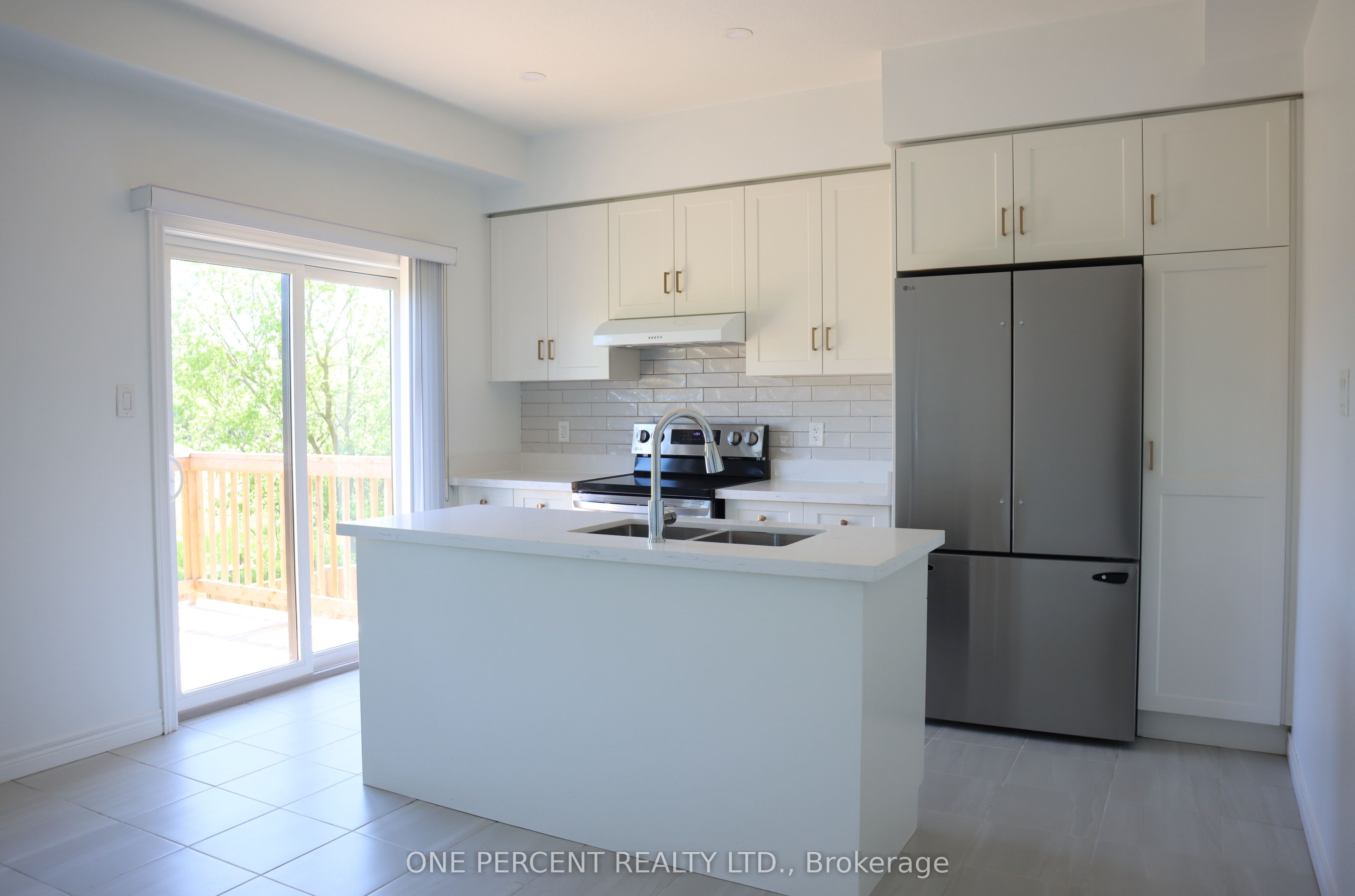 15 Sora Lane Property Photo 4