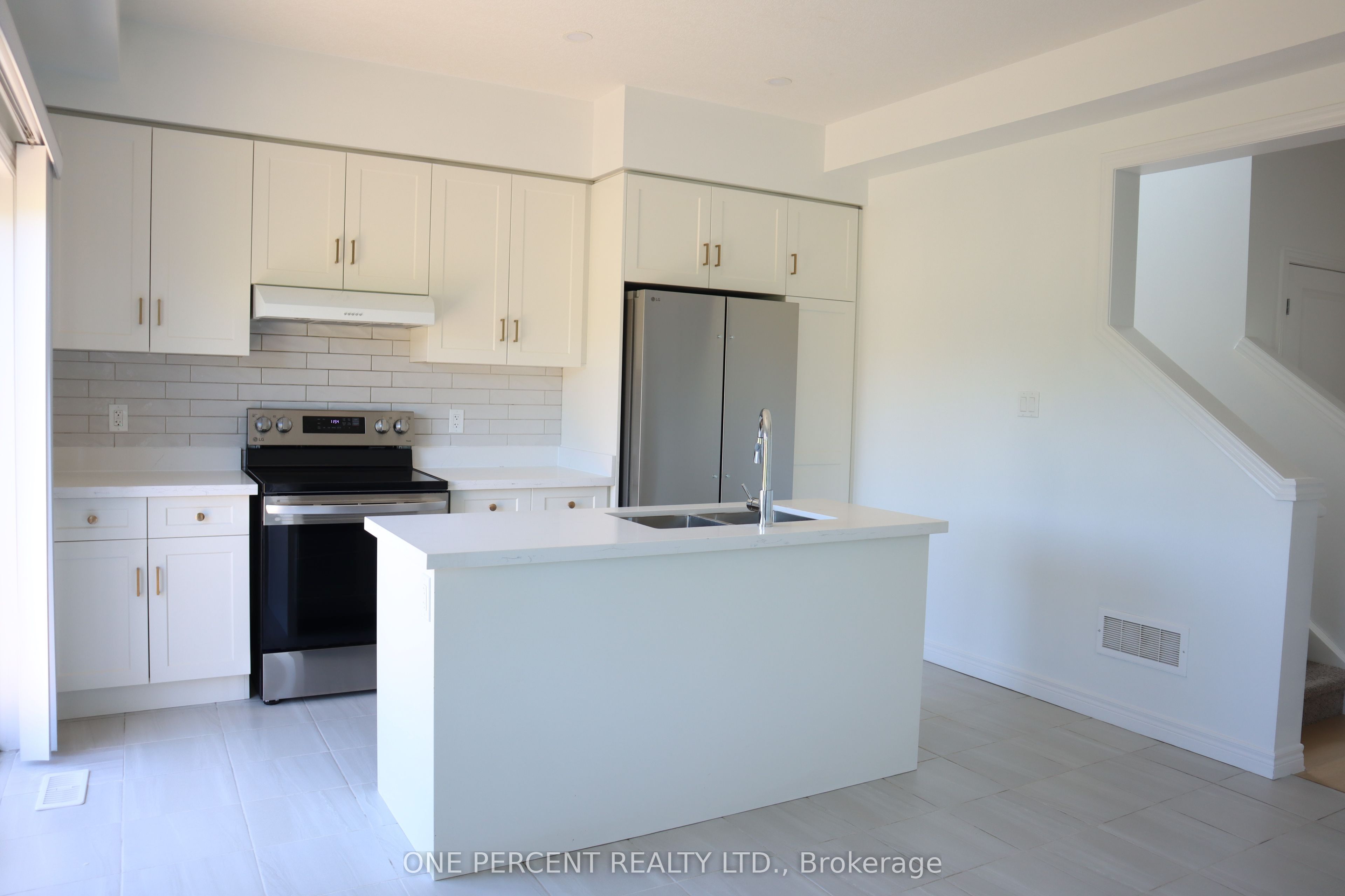 15 Sora Lane Property Photo 5