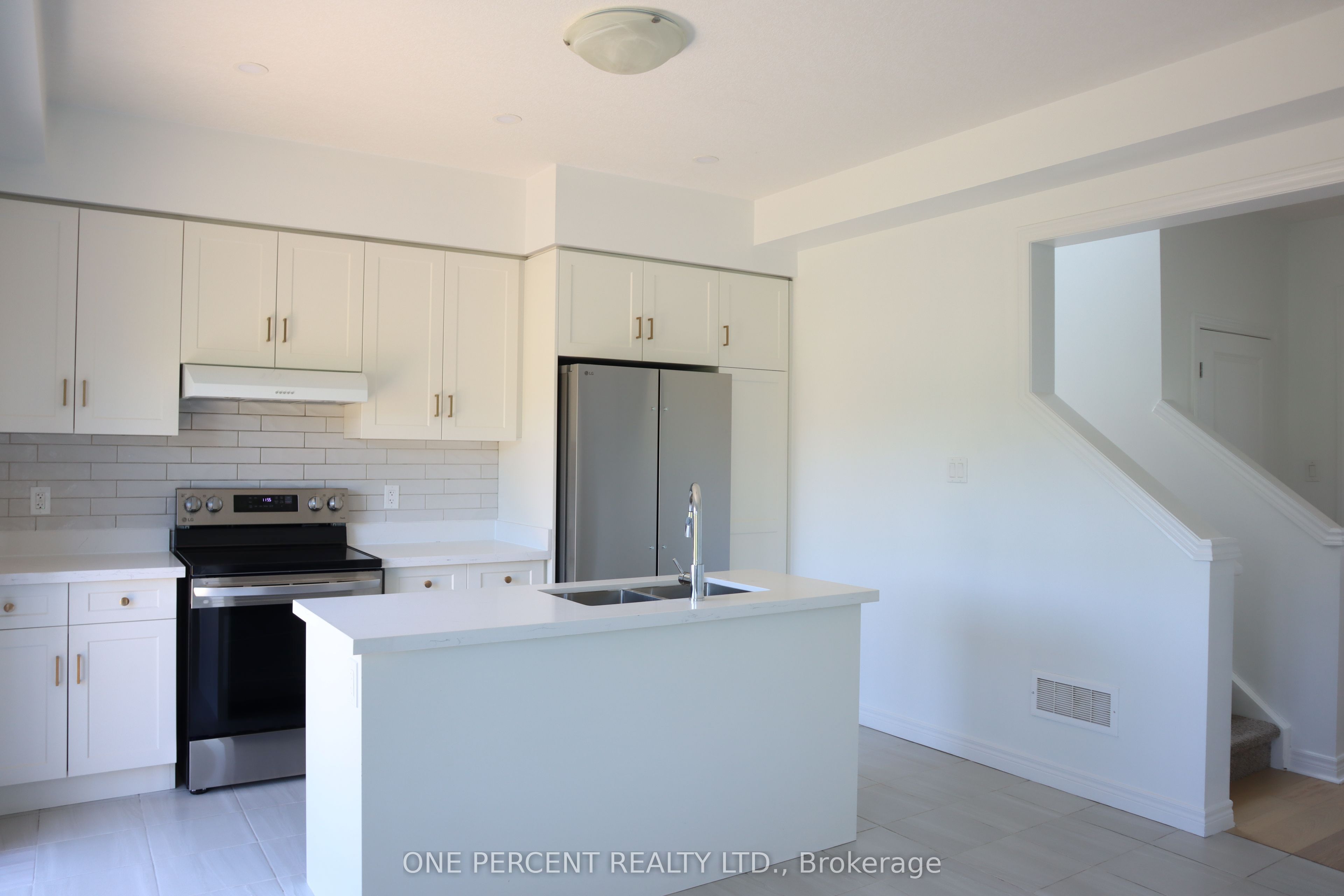 15 Sora Lane Property Photo 8