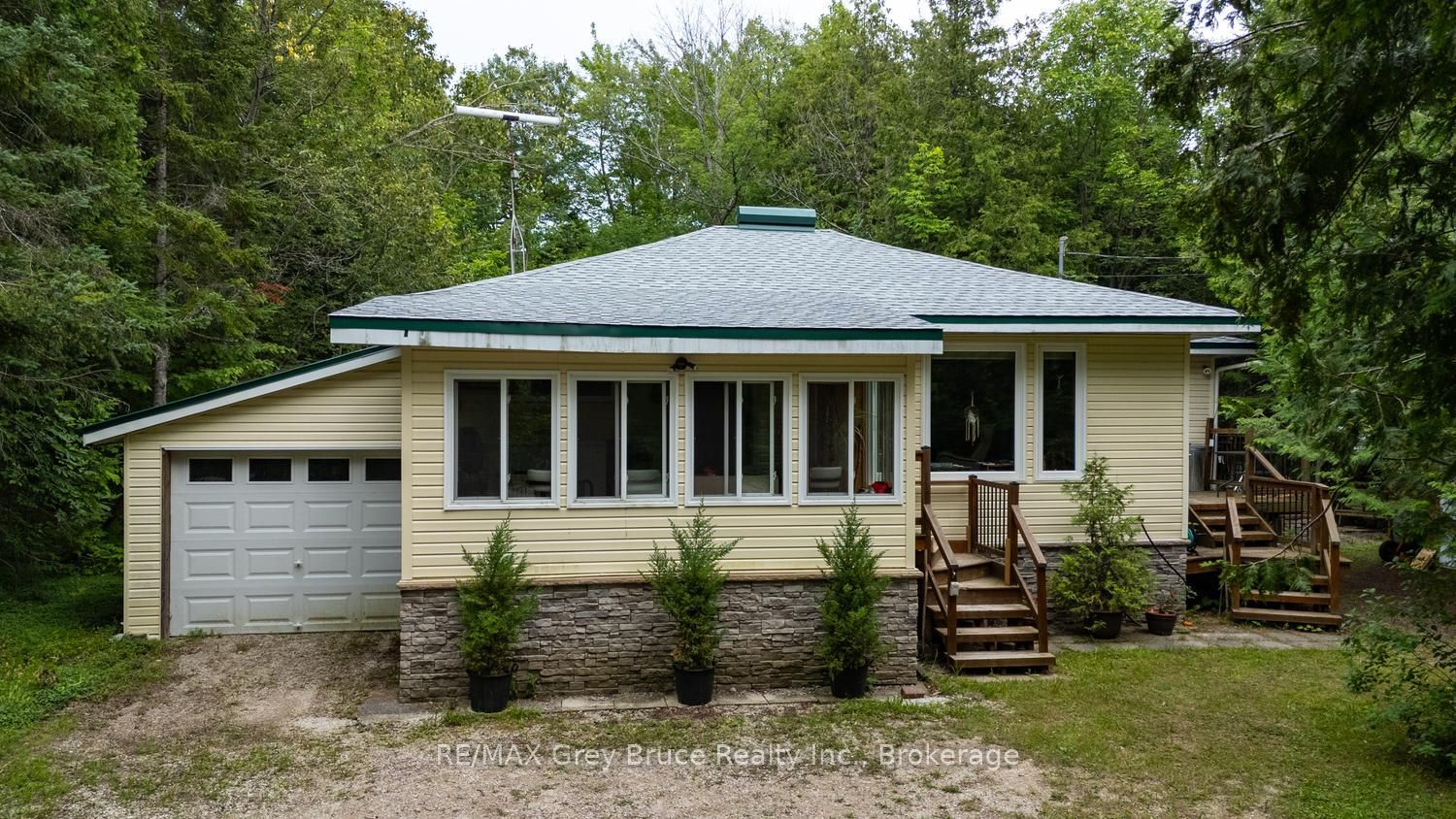 496 Berford Lake Road Property Photo 2
