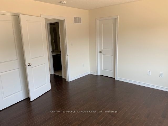 419 Black Cherry Crescent Property Photo 10