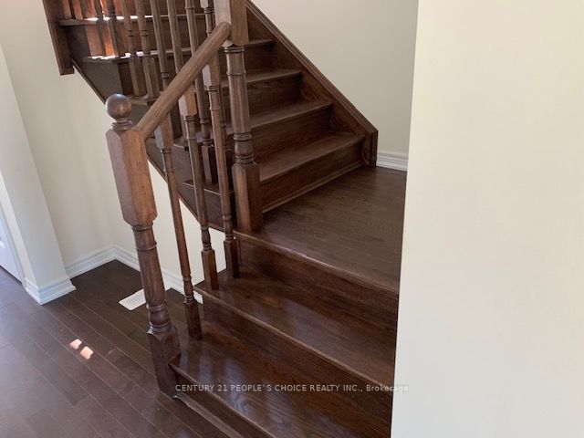 419 Black Cherry Crescent Property Photo 7
