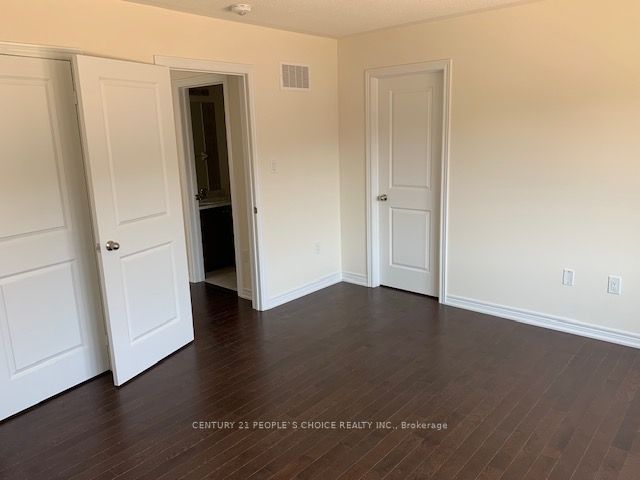 419 Black Cherry Crescent Property Photo 9